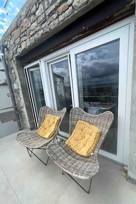 Mermaid Apartment Airbn بريكو